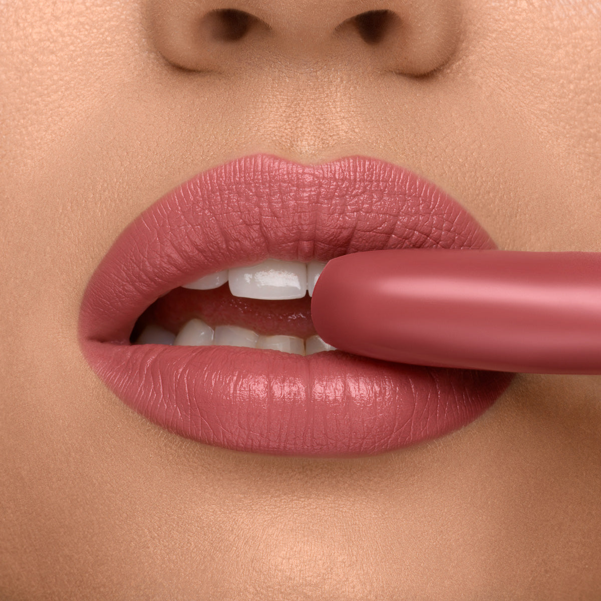 Royal Mat Lipstick No. 04 Toffee Cream 
